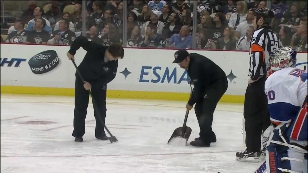 Sidney Crosby takes deflected slapshot to mouth Mar 30 2013 NY Islanders vs Pittsburgh Penguins NHL