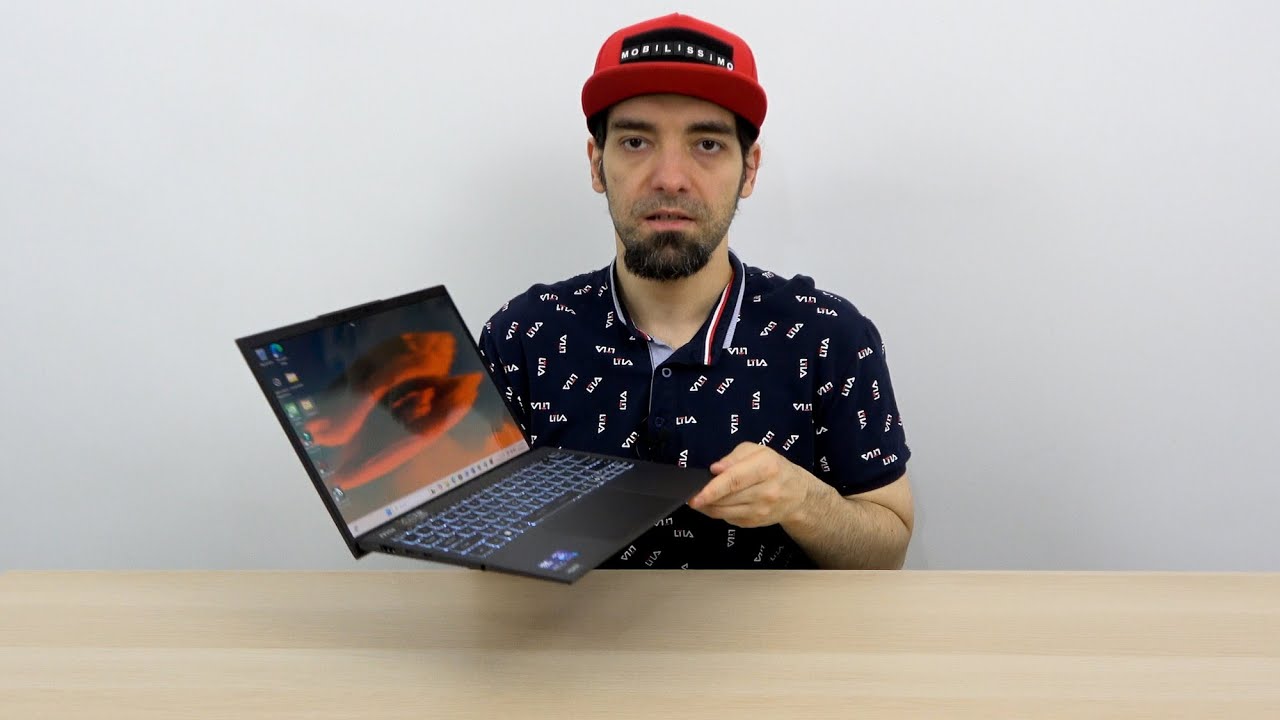 MSI Prestige 13 AI+ EVO (A2VMG); AI integrat, Intel Core Ultra, și doar 990g - productivitate maximă