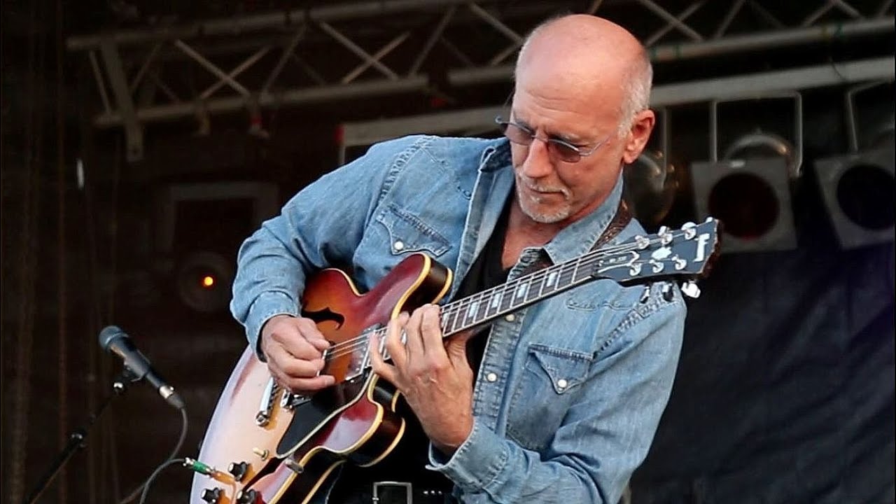 Larry CARLTON - 