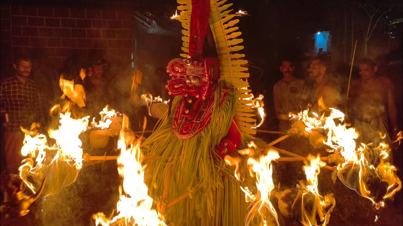 ചാവശ്ശേരി വയൽതിറയിലെ ഘണ്ടകർണൻ തെയ്യം 