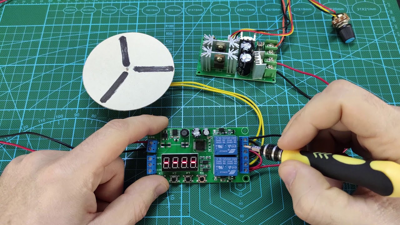 Реверс двигателя с помощью реле времени YF-7