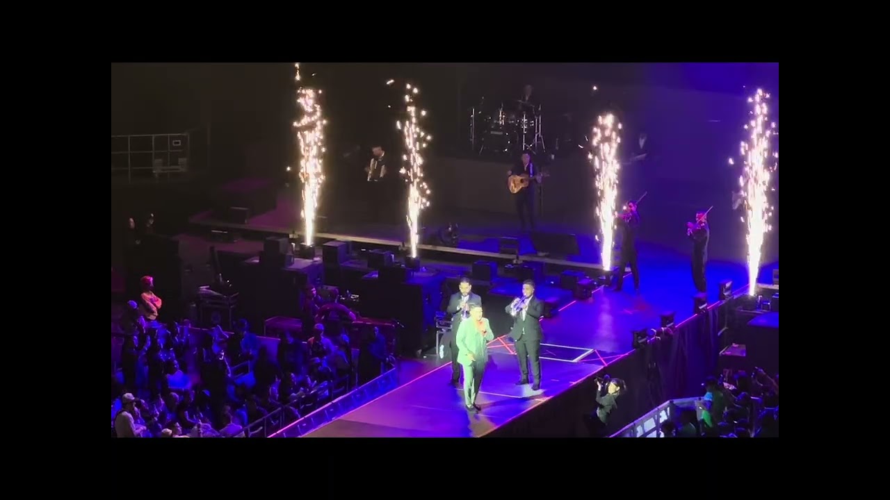 Jhonny rivera - Movistar arena