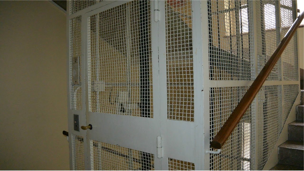 I broke the elevator! Caged 1950s Dizalo single-speed traction elevator @ Barčićeva ulica 17, ZG,CRO