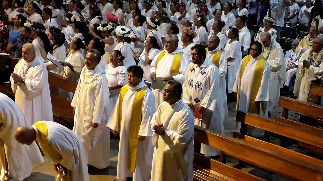 Chant d'accueil &agrave; l'&Eacute;v&ecirc;que