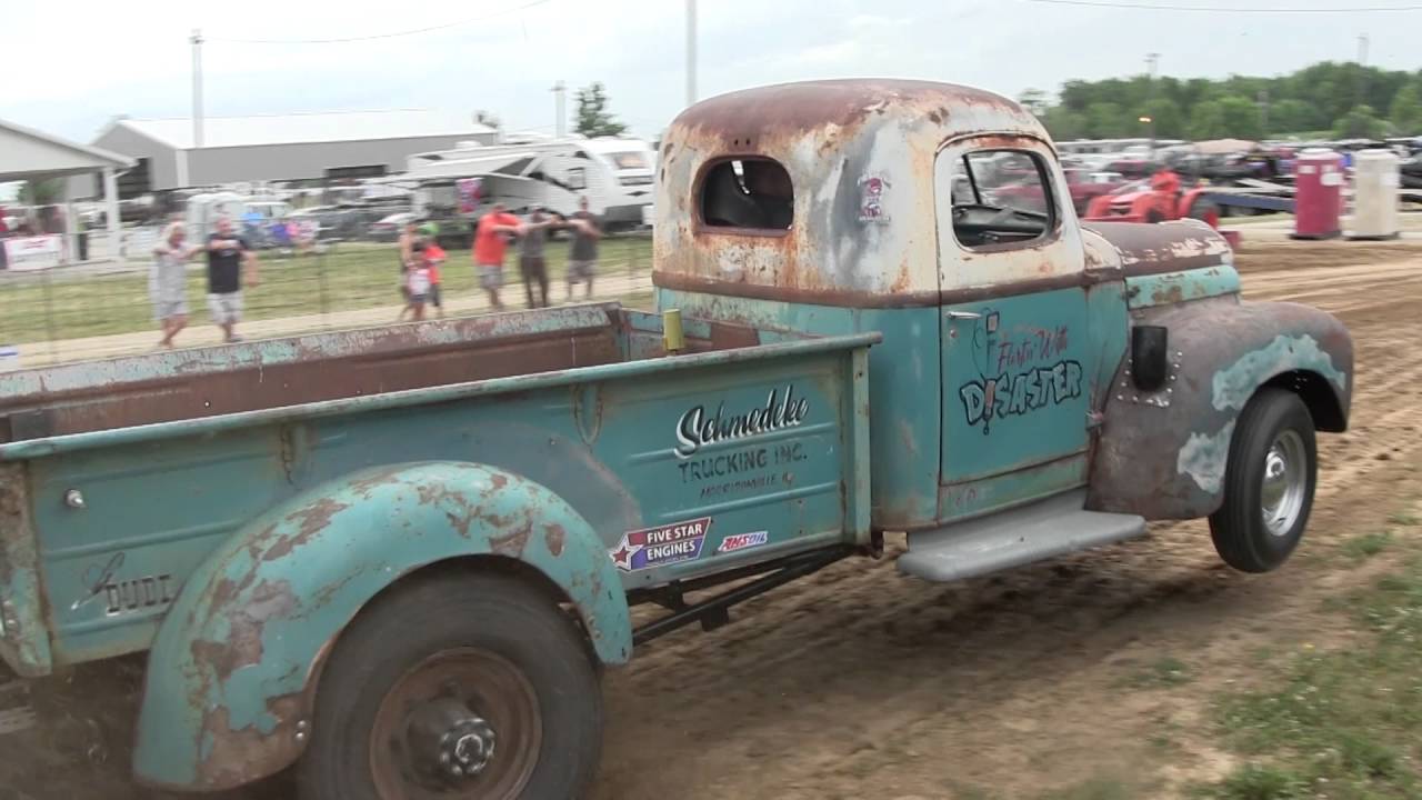Central Illinois Truck Pullers - 2016 Montgomery County Fair - Butler, IL Truck Pulls