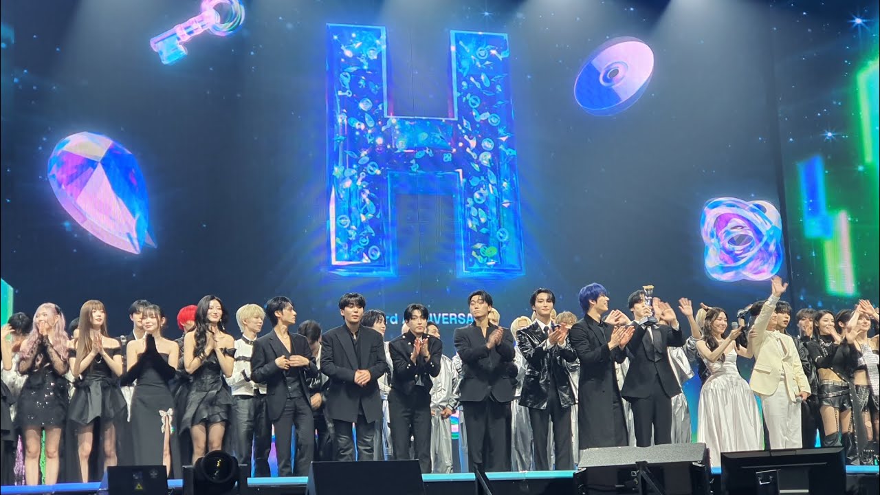 33rd Hanteo Music Awards 2025, 15 Feb 2026, Closing Sing Together.