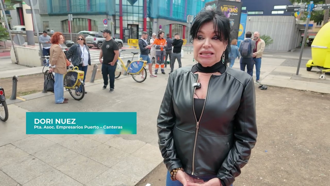 Teodoro Sosa respalda a los empresarios de Puerto Canteras en su apuesta por revitalizar la zona.