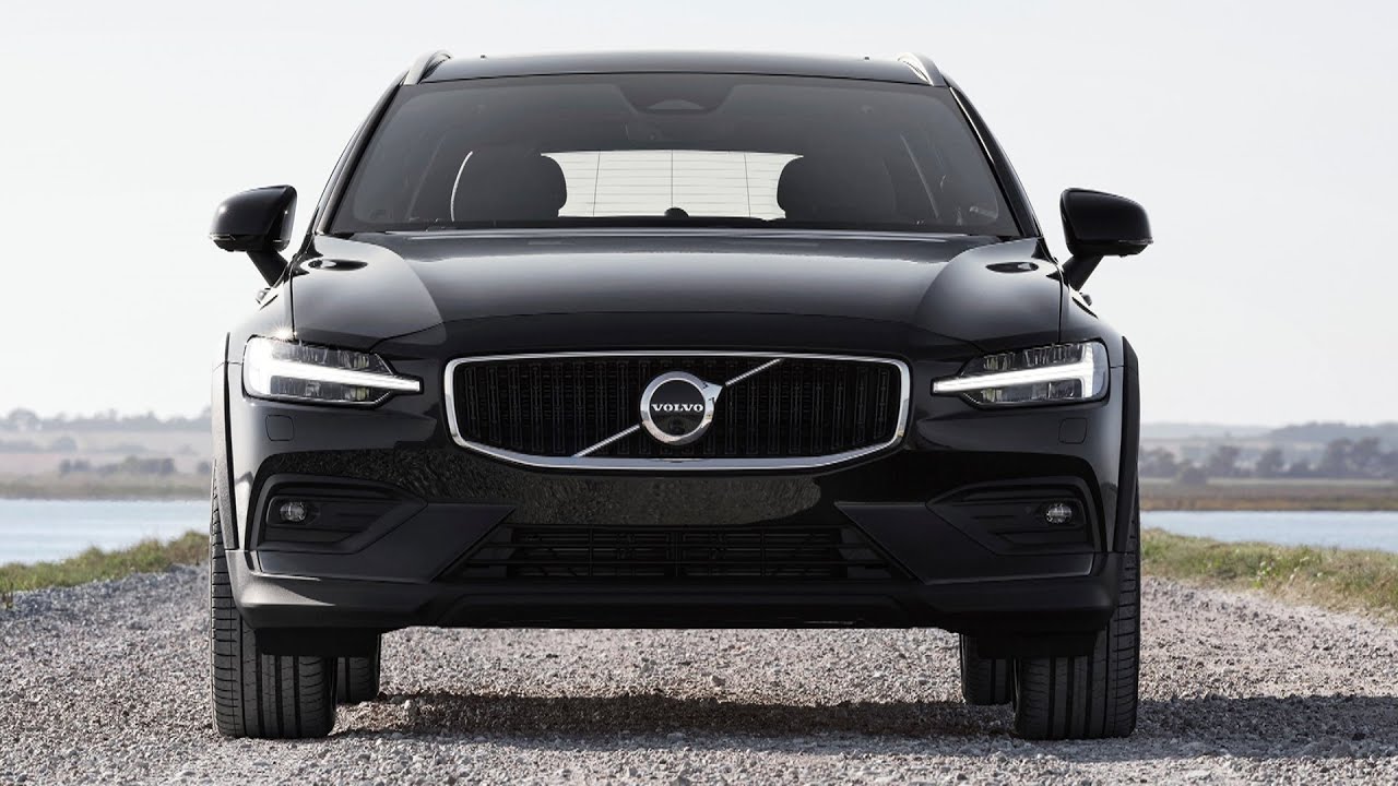 New 2023 Volvo V60 Cross Country - Family Hybrid Wagon