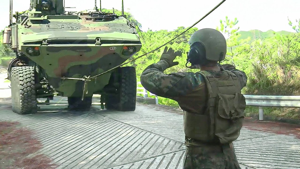 Testing Brand New US Marines Powerful 8x8 Amphibious Vehicle