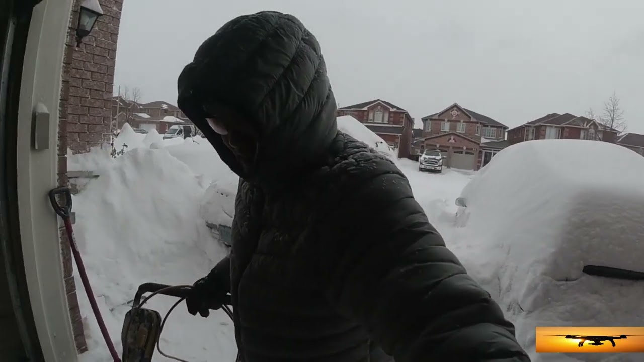 HEAVY SNOW STORM IN MAPLE TORONTO CANADA