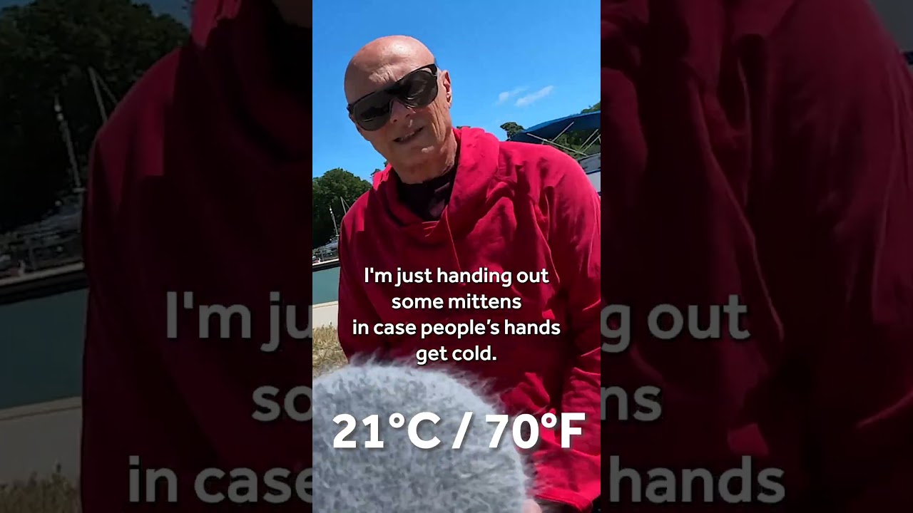 Handing out mittens on the beach #Shorts #WholesomeComedy  #GoodVibes #FunnyShorts #LiveDifferent