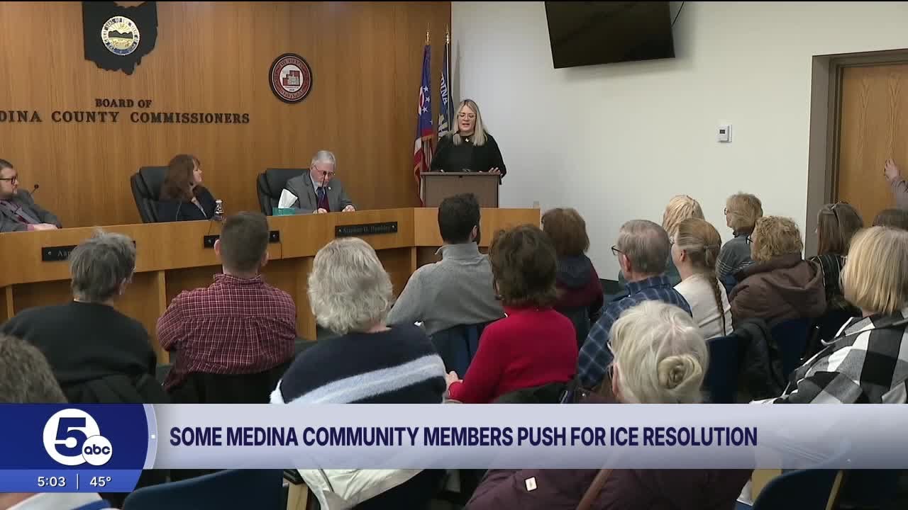 Medina County residents urge commissioners to limit cooperation with ICE