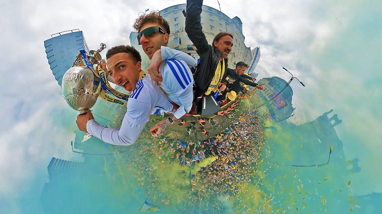 360° VR Leeds United Champions Parade! Jump on board with Daniel Farke and the team!