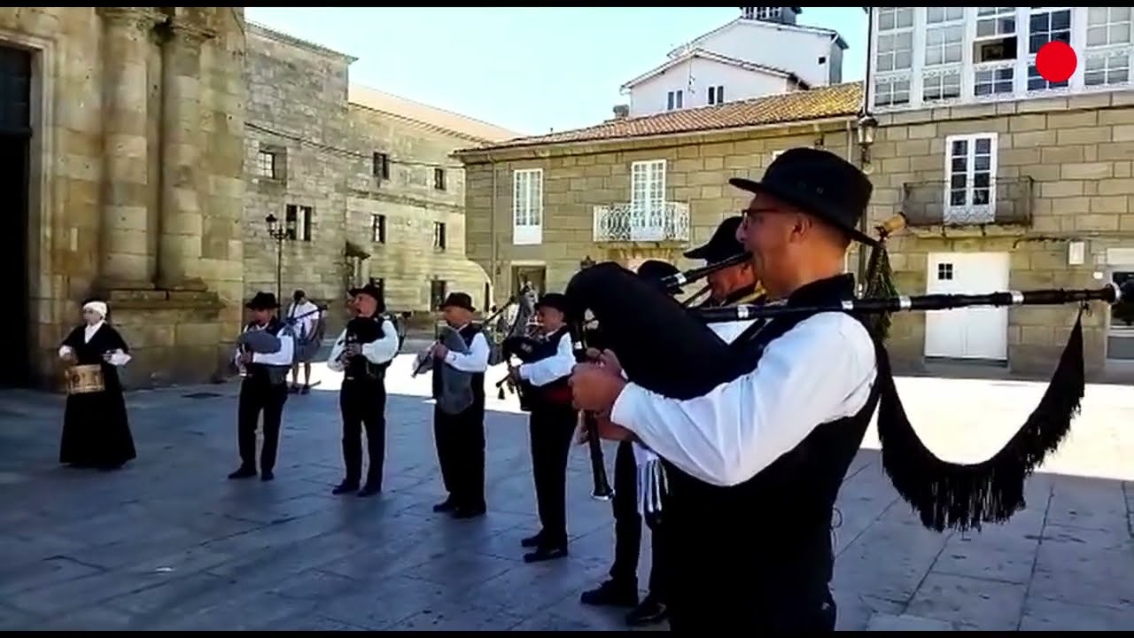 Música de gaitas en Celanova por el Día de Galicia