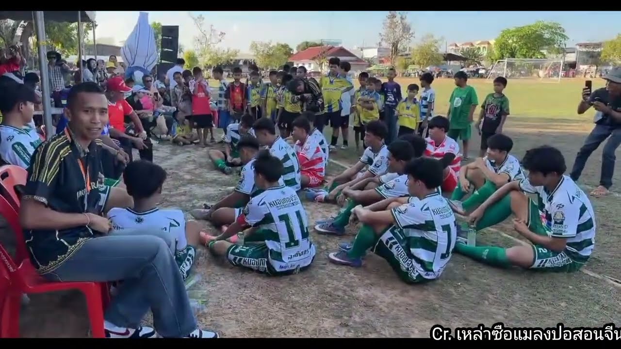 บรรยากาศช่วงพักครึ่ง ทีมหมอนทองวิทยา Vs  VIPพนมไพร