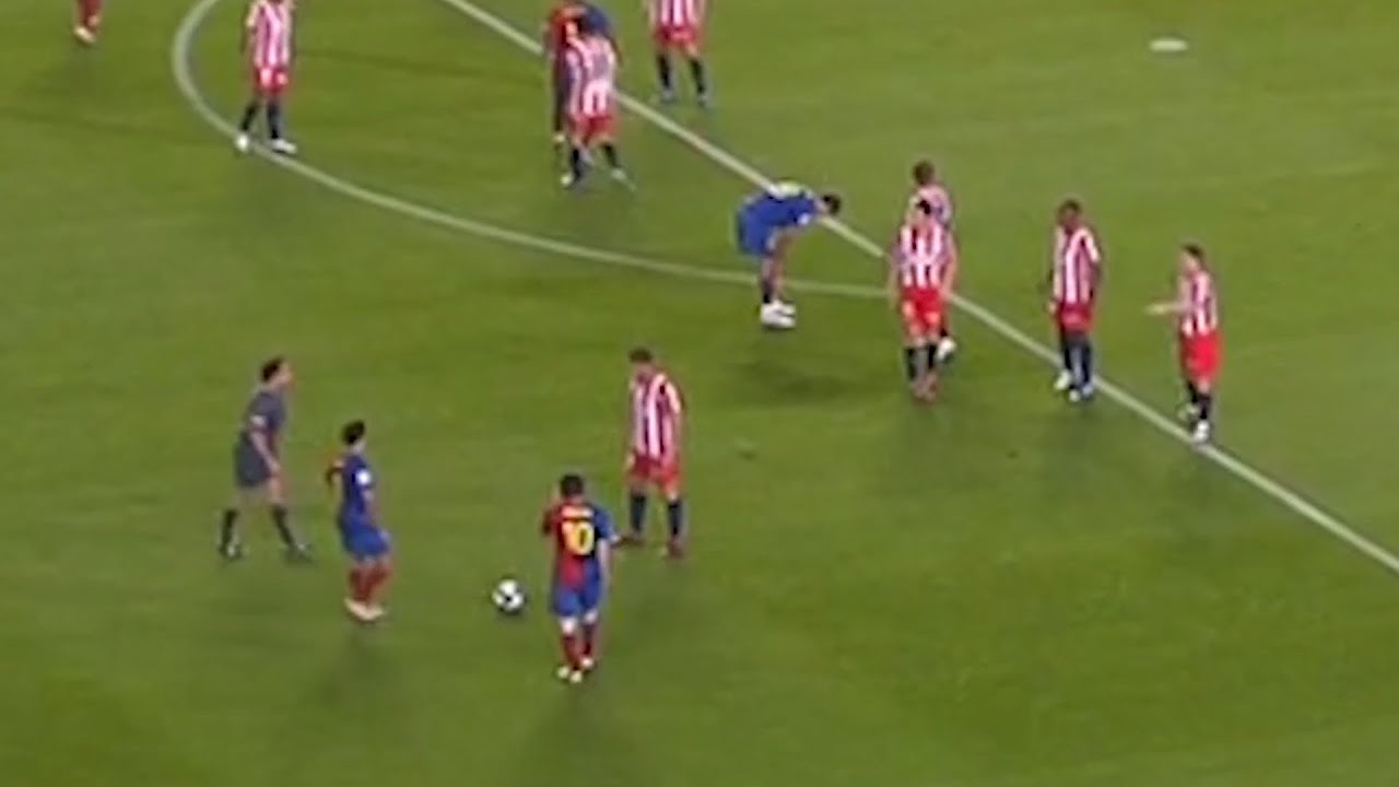 Messi Scores Cheeky Free Kick vs Atletico