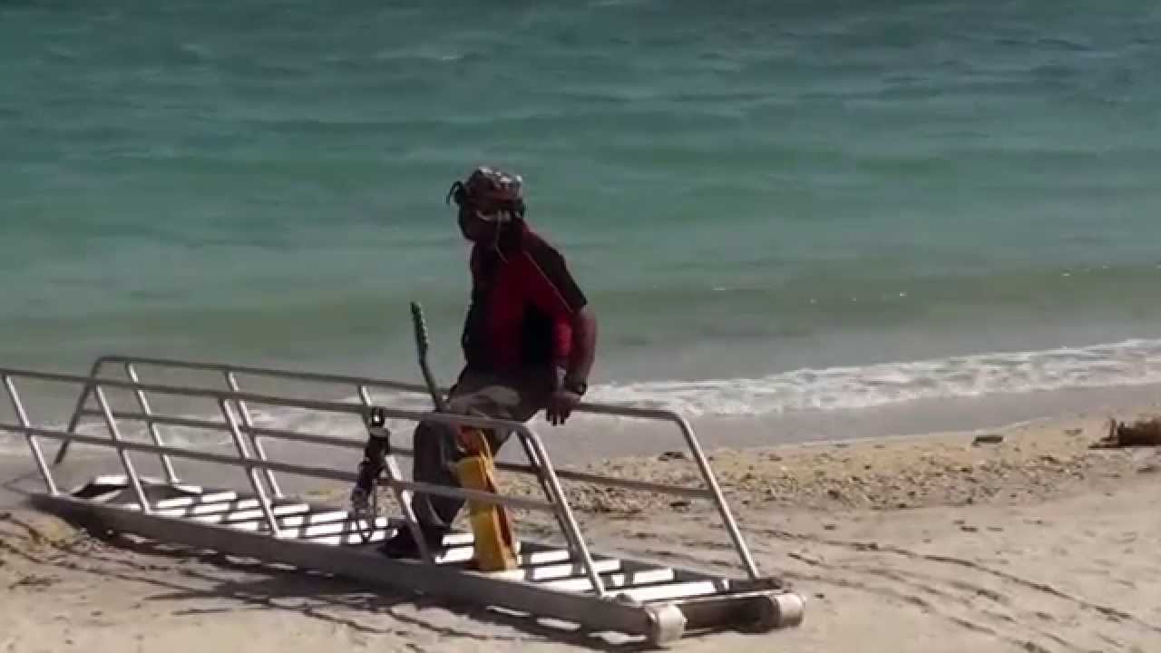 Gili Air, haven ...Wachten op de boot naar Bali..15 september 2014