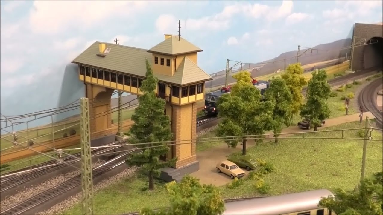 Fahrszenen mit der Märklin Insider 39583 BR 181 2