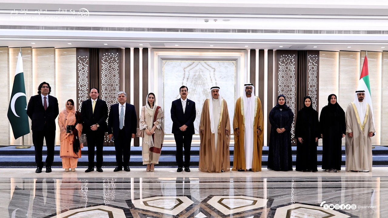 صقر غباش يستقبل رئيس مجلس الشيوخ الباكستاني
