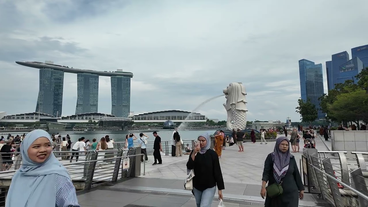 SINGAPORE STREET WALKING