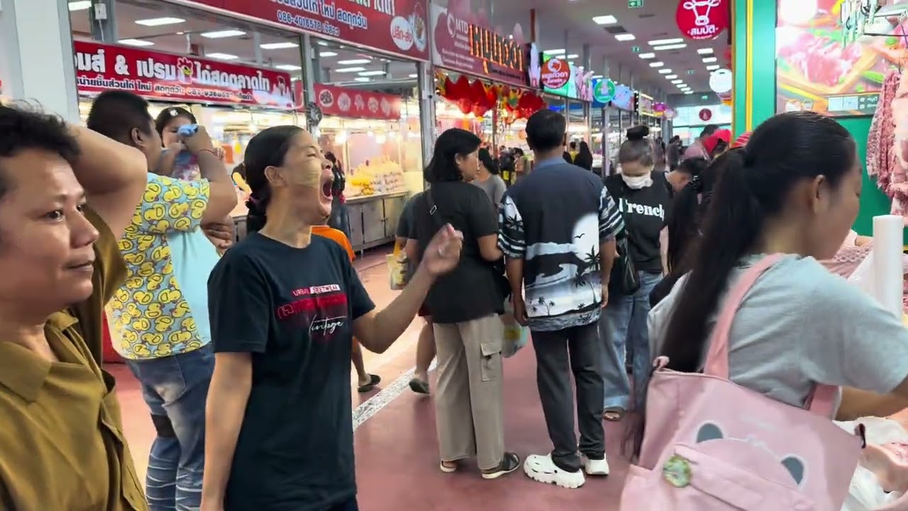 “ตลาดค้าหมูสดพร้อมชิ้นส่วนอะไหล่หมูที่ใหญ่และเยอะที่สุด(ถูกที่สุด)”ร้านหมูดีศรีตลาดไทเปิดให้บริการ24