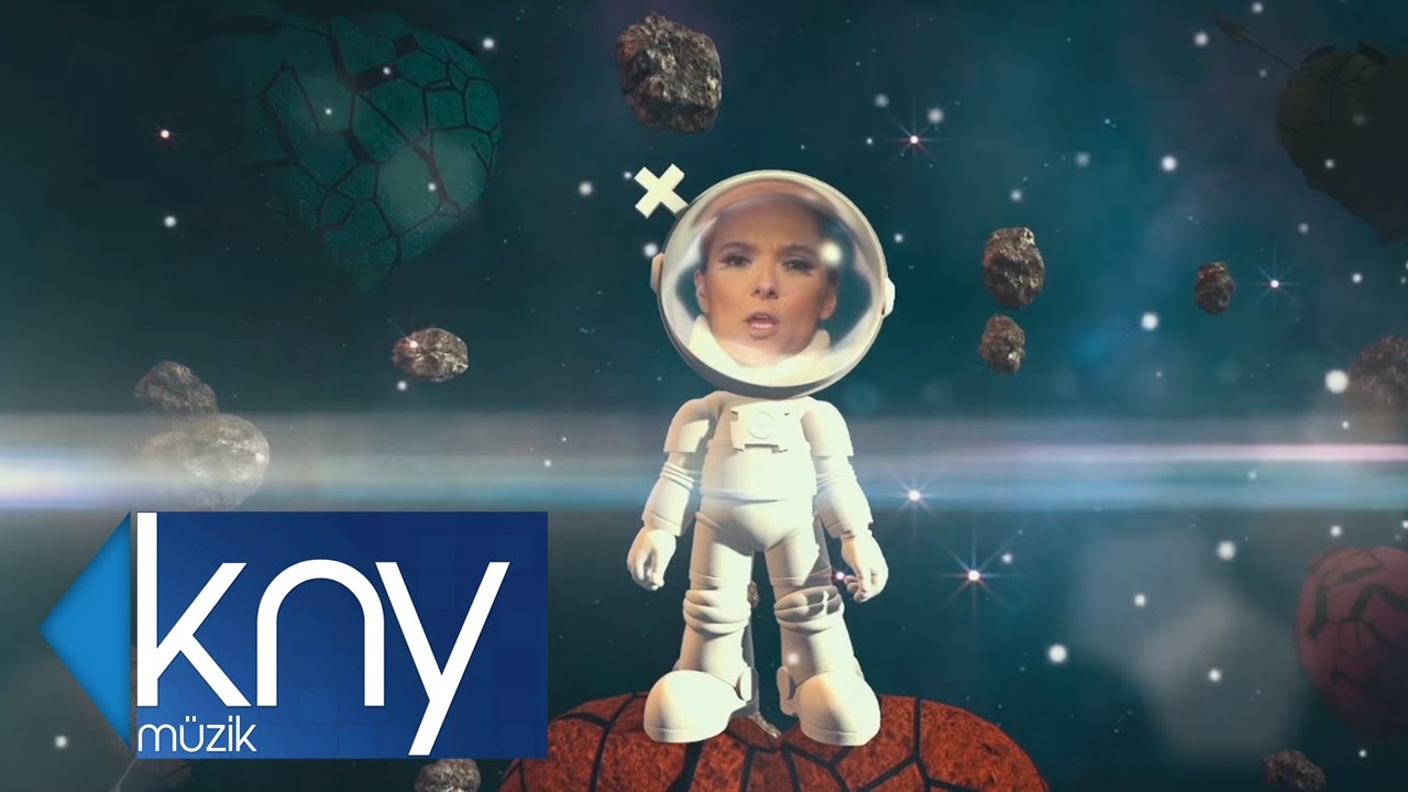 Erdem Kınay Ft. Demet Akalın - Yalnız Ordusu ( Official Video )