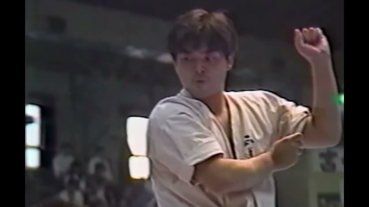 【中山猛夫】サバキテクニック デンバーの大会で優勝する中山猛夫。さらに正道会館移籍後、全日本大会で瓦割りを行う。正道会館では、K-1で優勝した佐竹雅昭も相手にならなかった。無敵のネッシーである。