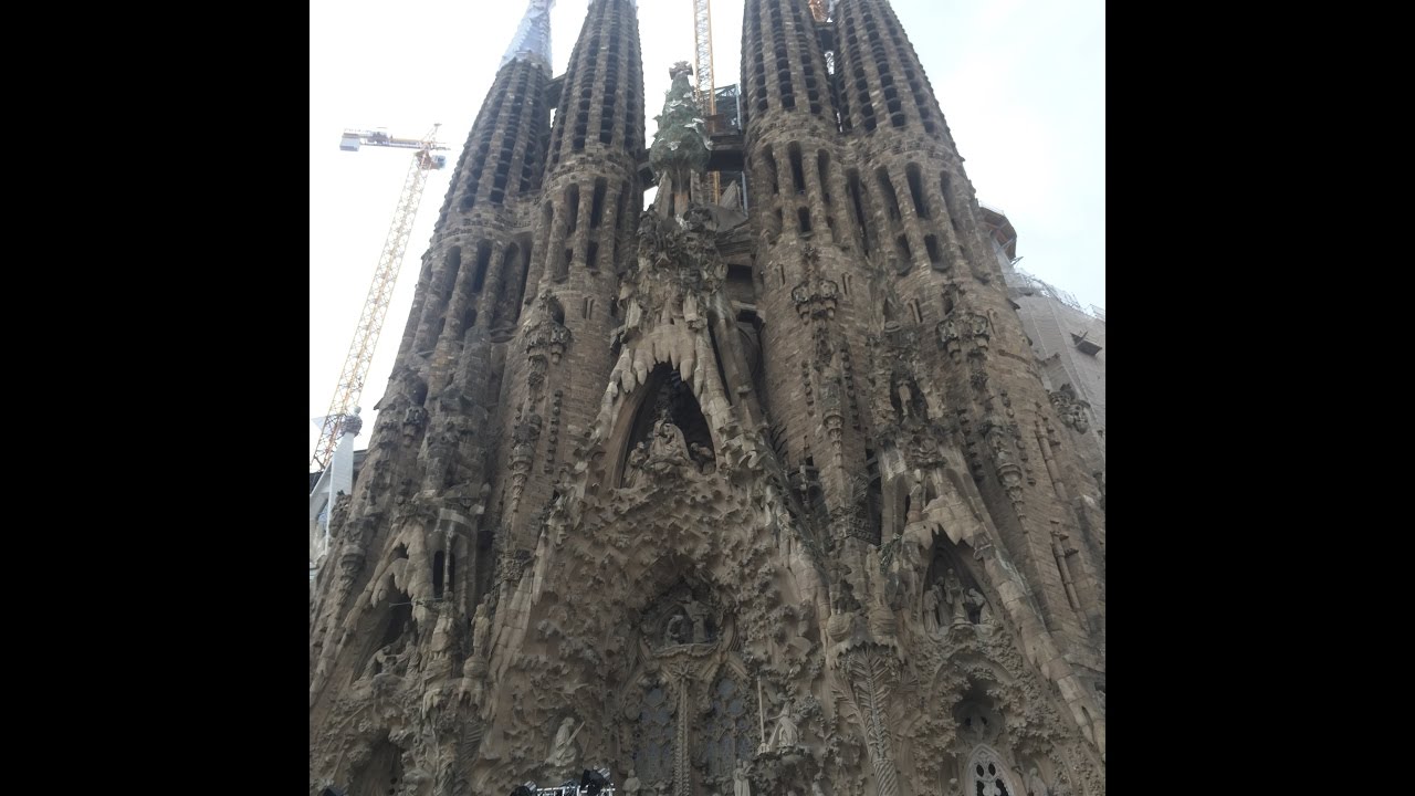 La Sagrada Familia Bells Play Silent Night