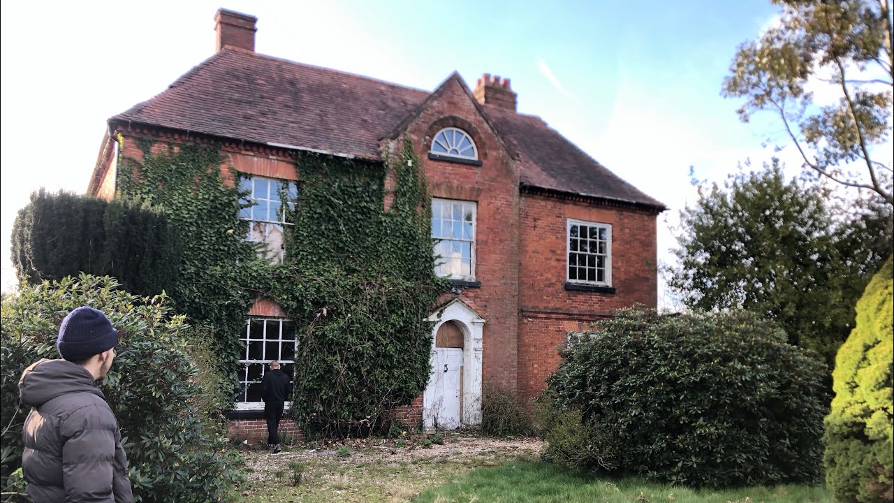We went to visit an abandoned farm and farm house. #urbex #abandoned #disused