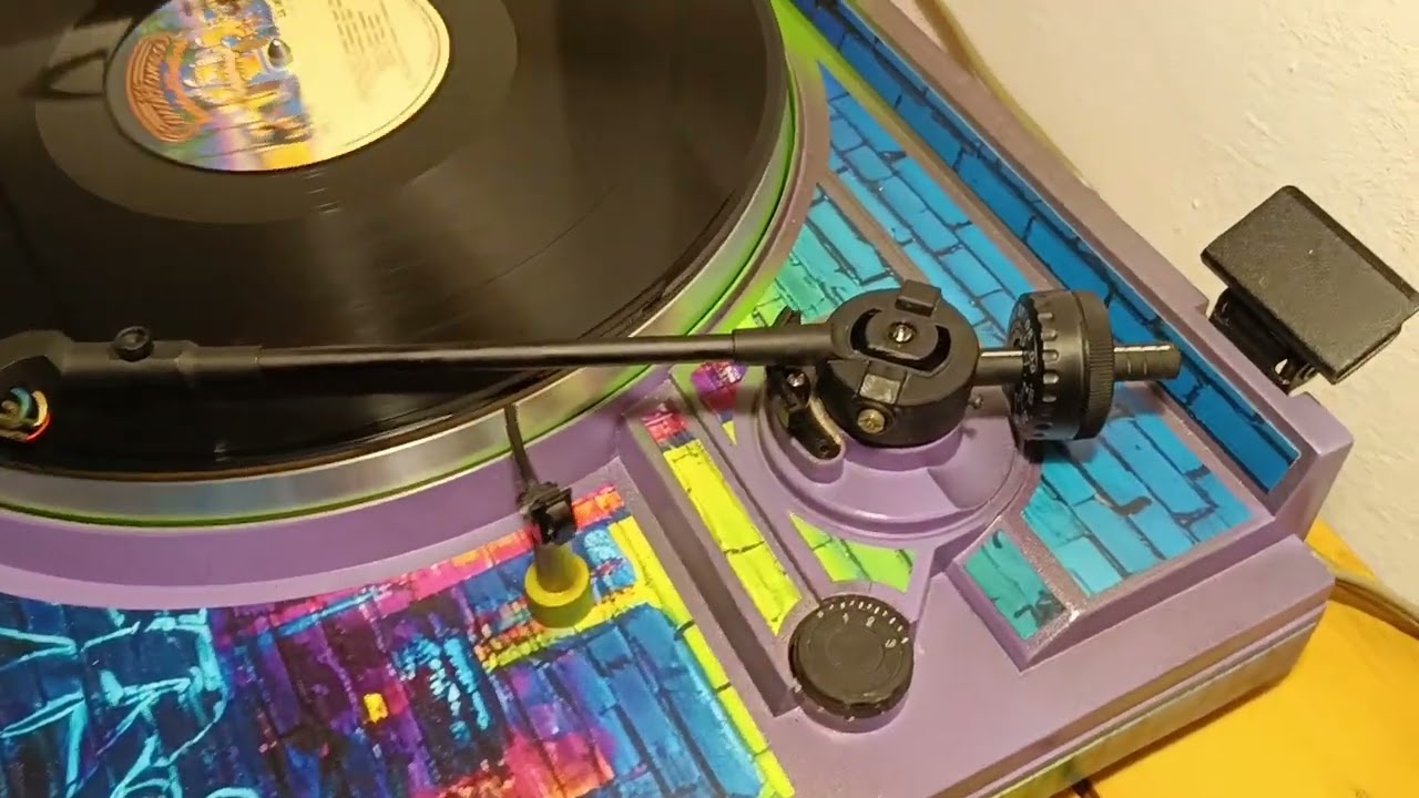 Turntable transformation - Graffiti Garrard D20 - custom design