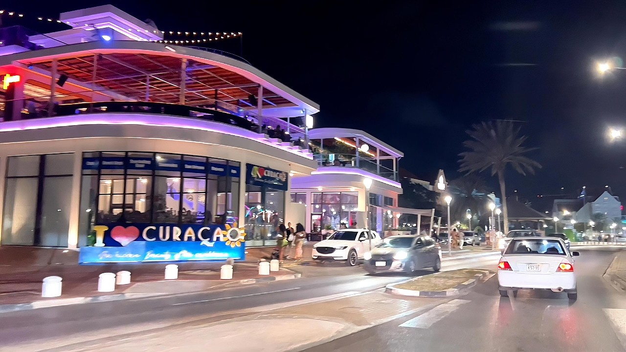 Cura&ccedil;ao at Night: The Ultimate Road Trip (Full Schottegatweg, Punda & Otrobanda)