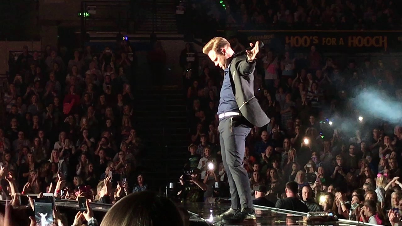 Olly Murs 2017/3/10 Sheffield Arena ''You don't know love" & “Wrapped Up" Live