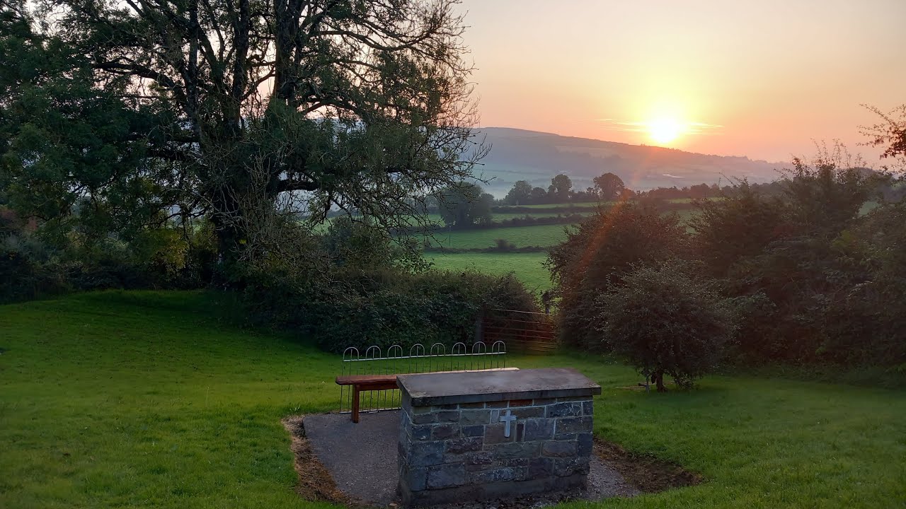 Tobar Deas Chrann Móiling