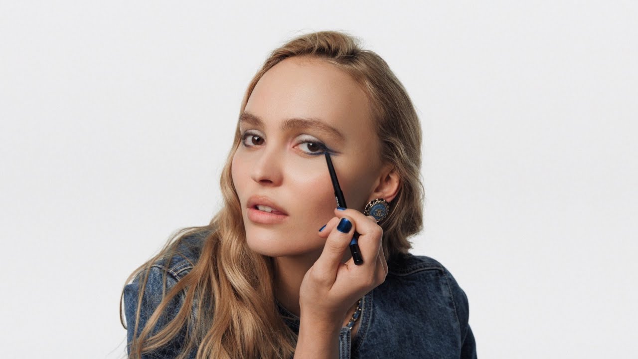 Denim is a matter of style. Lily-Rose Depp has chosen hers.