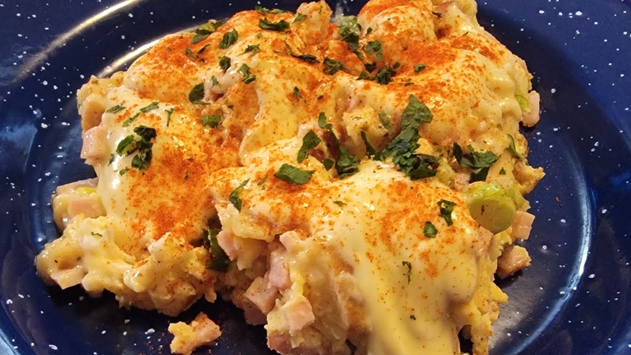 Eggs Benedict Casserole with a  packet Hollandaise sauce #cookingwiththecubs