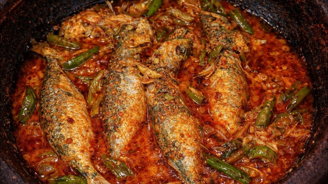 පොඩ් මාලු  මේ තරම් රසට කන්න පුලුවන් ද #fishcurry #homecooked #spicy #vilagelife 