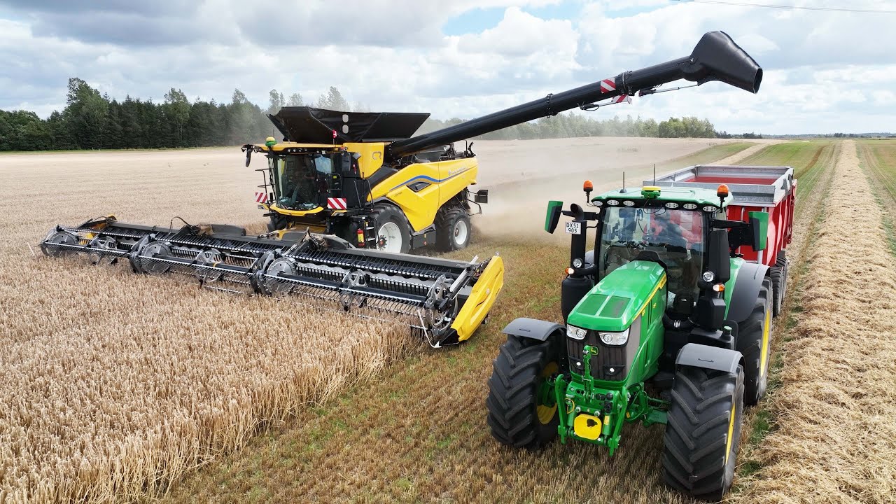 New Holland CR11 with 45ft. MacDon FD245 Header Harvesting Barley | Big Harvest 2025