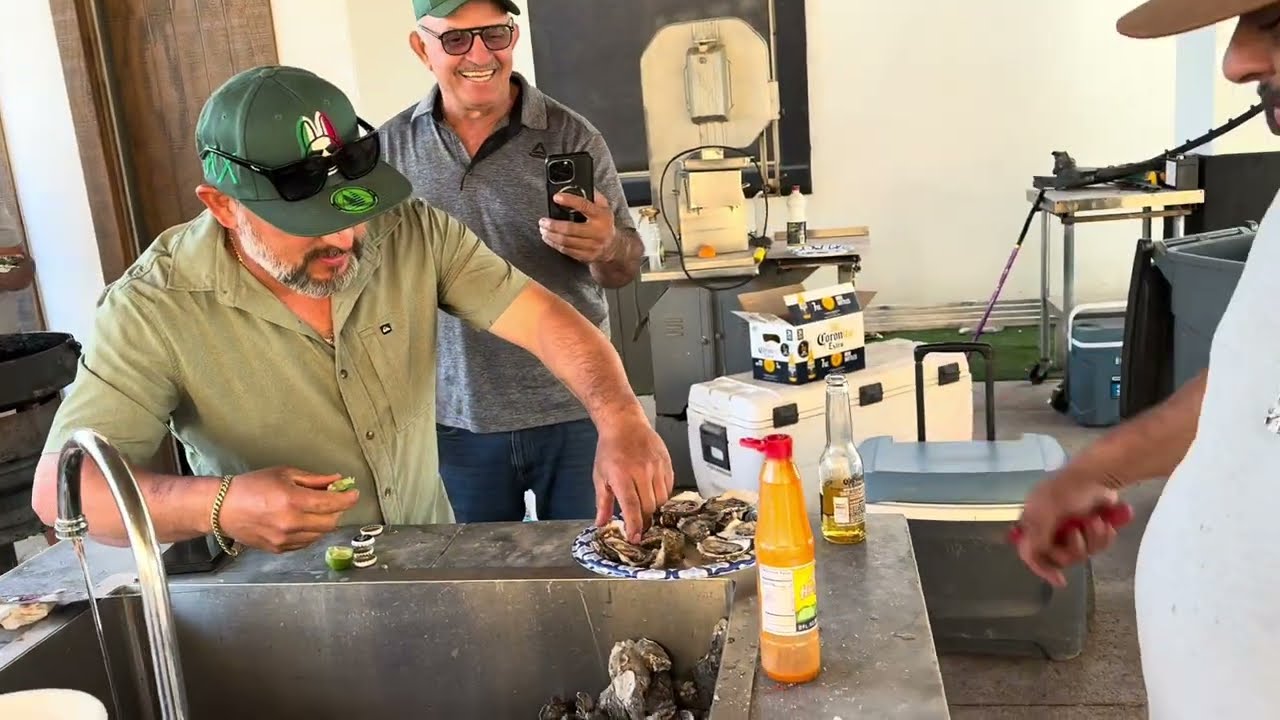 A mi compadre Lupitin también le gusta la cebolla como al marisquero 