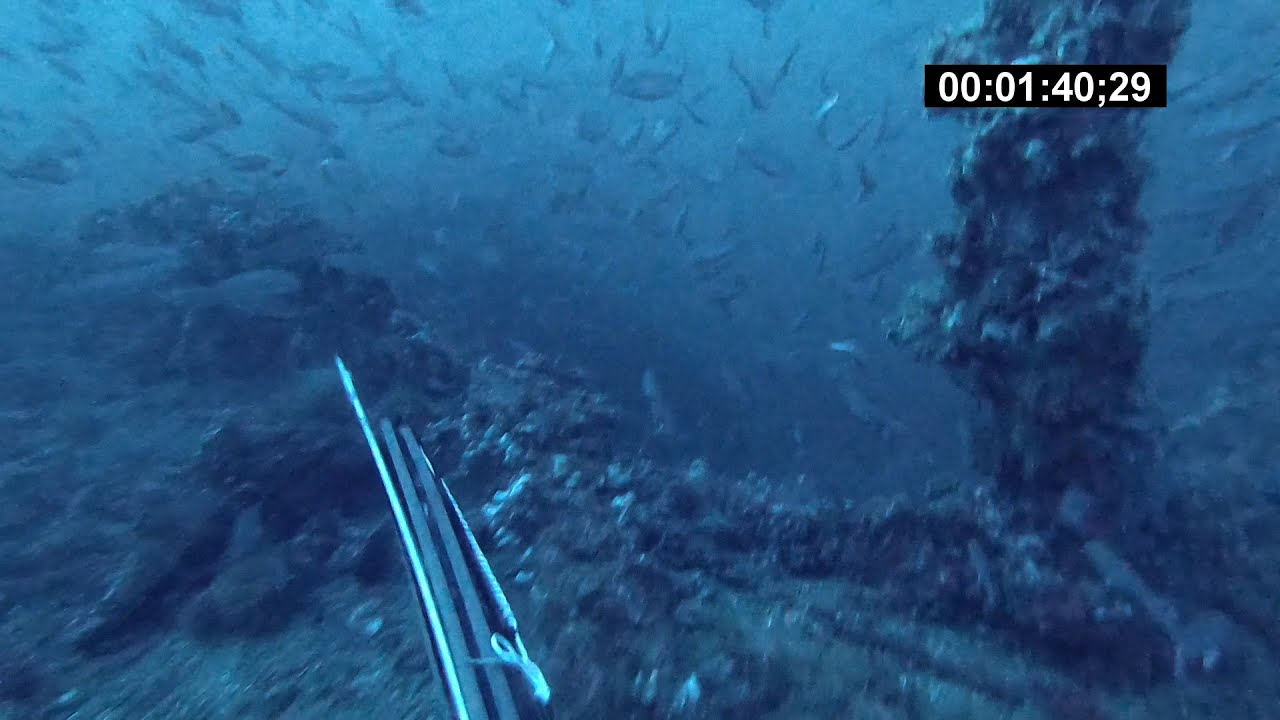 pesca en barco hundido en 62mts Vapor Helios en Almeria de Daniel Duran del equipo Cressi