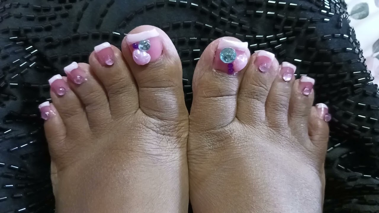 #pink #pedicure #blingbling #nailsnailsnails #nailart #gelnails