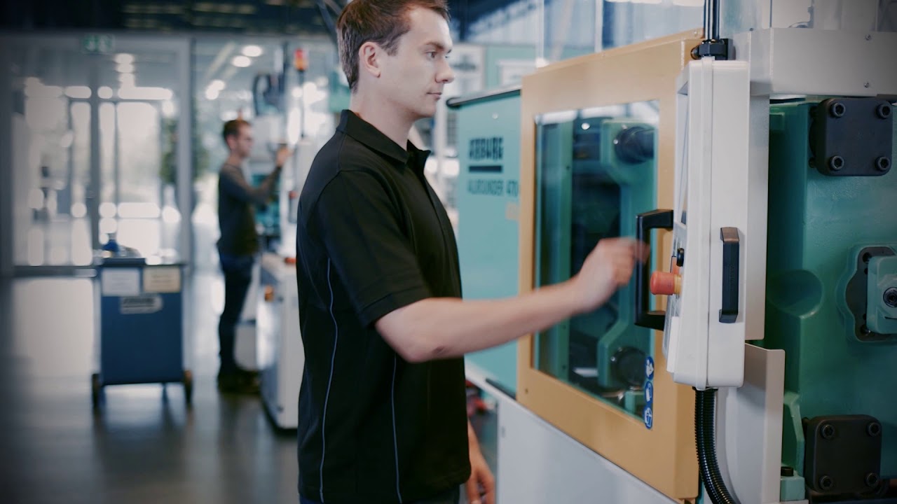 Powder injection moulding with vario