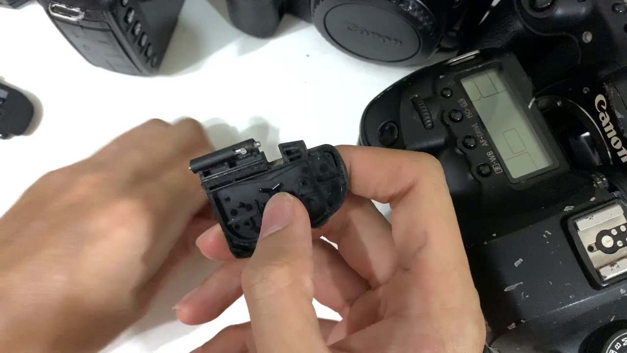 Quick Fix To Canon 5D2 Battery Door Latch Problem ( Canon 5D Mk2 , 5Dmk2, 5DmkII )