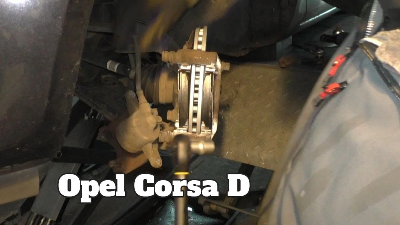Bremsklötze und Scheiben vorne wechseln - Opel Corsa D