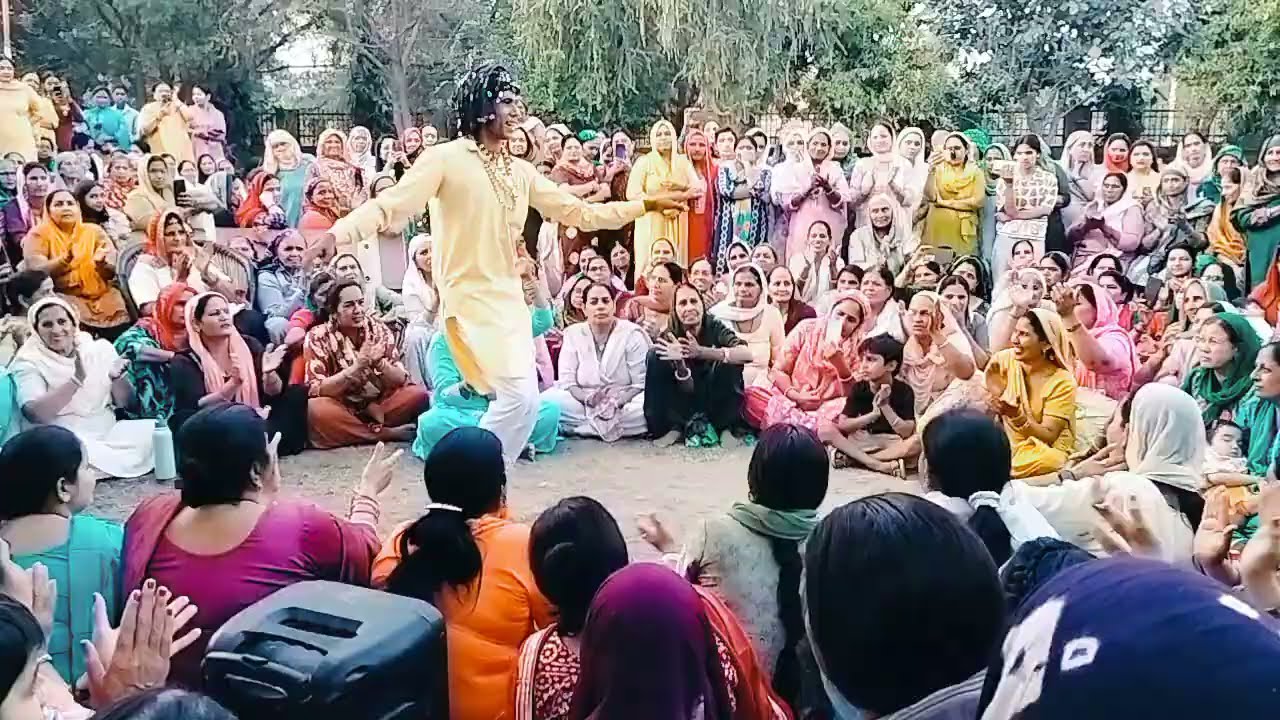होली का लोकगीत डांस वीडियो होलिया में उड़े रे गुलाल कहियो रे मंगेतर ने डांस वीडियो