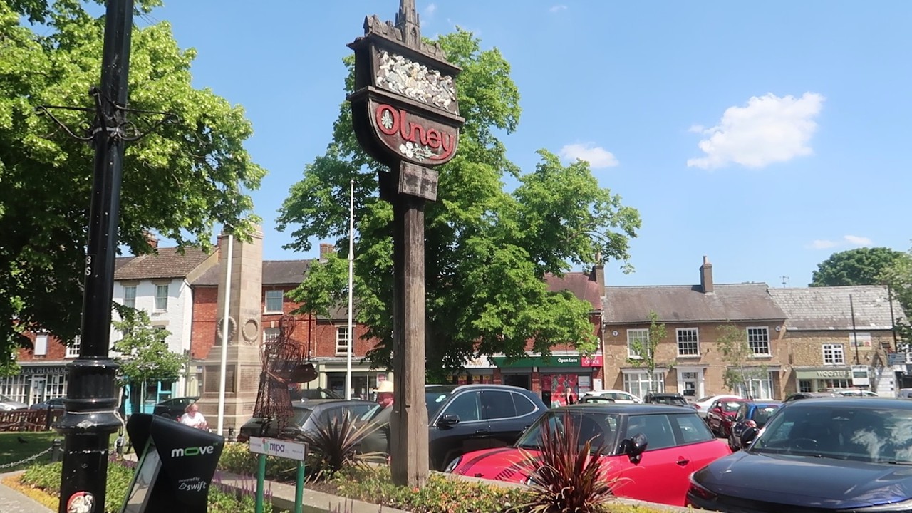 Country Walks:  The Village of Olney