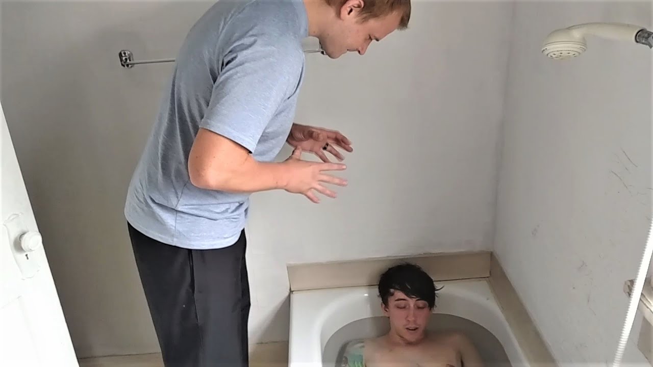 The Tub of Terror (Halloween Special 2020) 🎃🦇 (feat. T-Wrex & Lord Rubix)