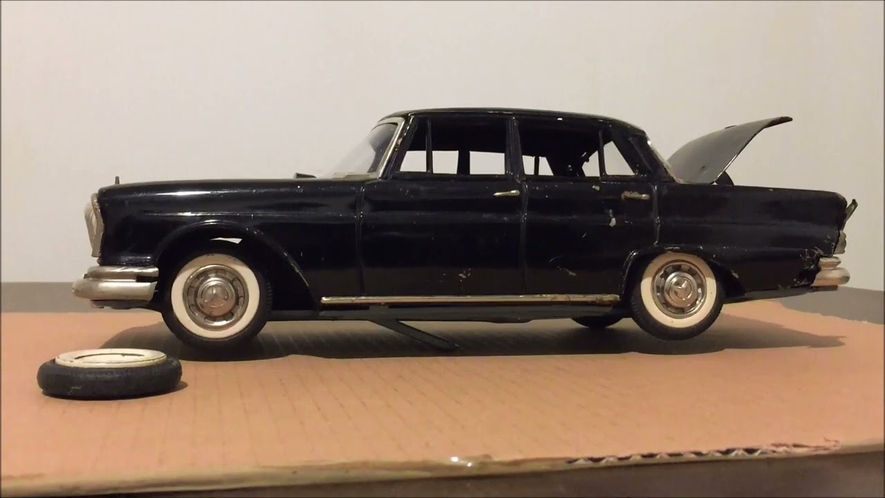 Tinplate friction SSS Mercedes 220s, 1960s japanese car tin toy