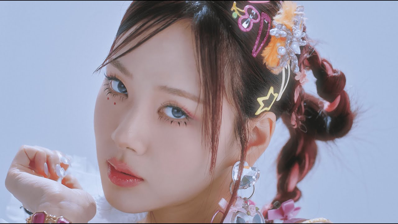 비비 (BIBI) - Sugar Rush Official M/V