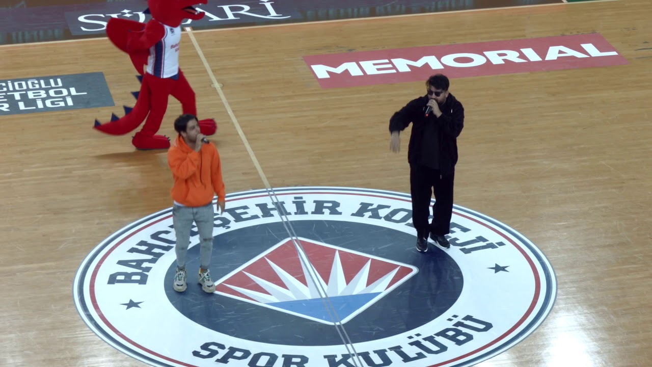 Reynmen feat. Eypio – Toz Duman ( Bahçeşehir Koleji Fenerbahçe Maçı Devre Arası Konseri )