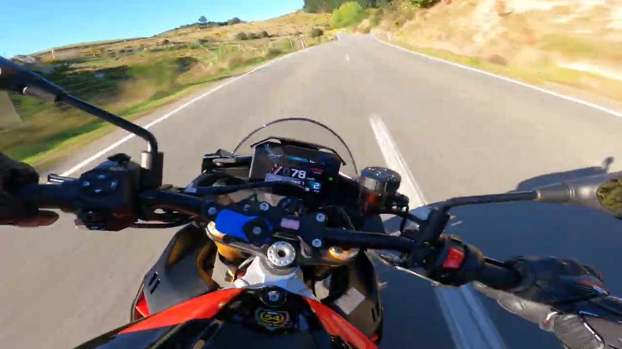 Aprillia Tuono V4 every time you twist the throttle, you need to hold on tight!!